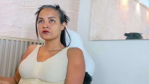 gaviluc_ online show from May 28, 11:30 am