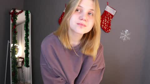 Devona online show from December 11, 3:05 pm