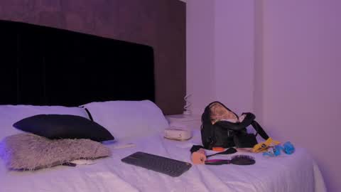 Snapshot of gemarodriguez_ chatting on March 2, 7:43 am Gemma online show from March 2, 7:43 am