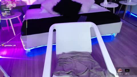 gemi_white online show from September 24, 8:19 pm