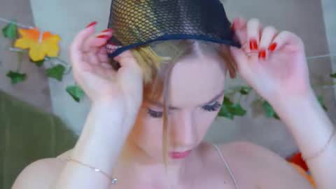 GentleRossi online show from October 31, 3:27 pm