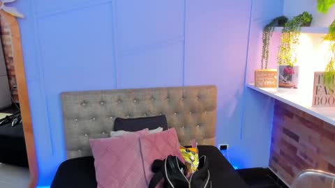 Snapshot of georgina_coule chatting on January 8, 12:05 pm Georgina Coule online show from January 8, 12:05 pm