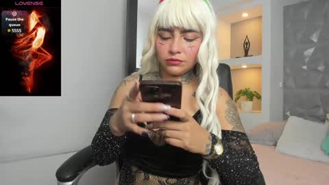 Snapshot of georgina_vega chatting on December 20, 4:53 am Georgina online show from December 20, 4:53 am
