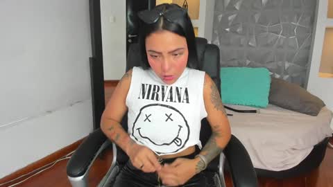 Snapshot of georgina_vega chatting on February 3, 3:27 pm Georgina online show from February 3, 3:27 pm