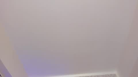 Kendal  online show from April 10, 6:30 am