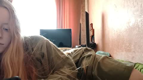 Kate online show from April 4, 6:12 am