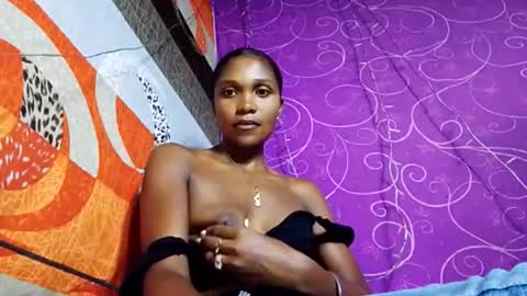 gggloria online show from April 2, 2:03 pm