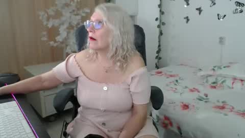 Ghertrudequeen online show from May 15, 4:16 am