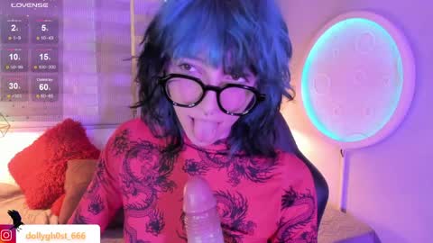 Allison  online show from May 9, 8:44 pm