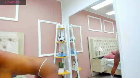 gia_bell online show from July 1, 3:11 pm