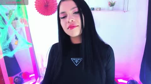 giaaaa   online show from October 10, 11:20 pm