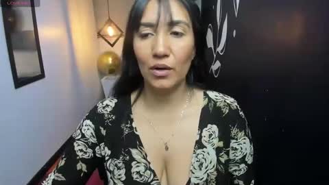 G I A  FOX online show from December 12, 11:03 pm