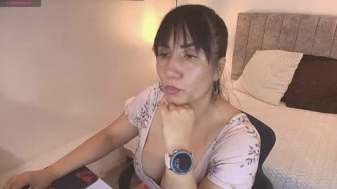 G I A  FOX online show from April 8, 10:23 pm