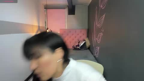 G I A  FOX online show from December 28, 12:13 pm