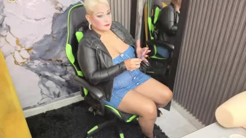   online show from May 21, 12:03 pm