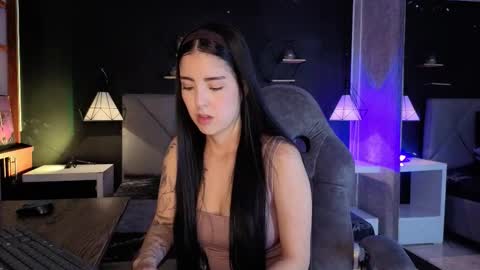 Gia online show from November 19, 2:28 pm