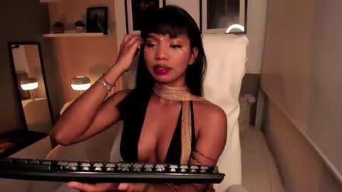 GIGI online show from October 28, 5:13 am