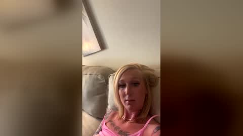 gigidoesitbetter925 online show from April 10, 3:51 pm