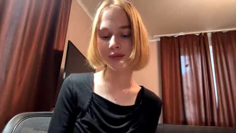 Molly online show from October 5, 12:21 pm