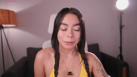 GIGI online show from April 28, 1:03 am