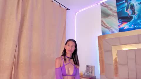 Gigi online show from October 25, 1:24 am