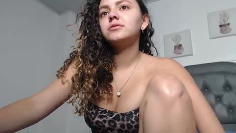 Giia  online show from November 11, 3:09 pm