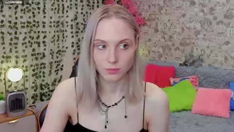 Gina online show from May 27, 1:57 am