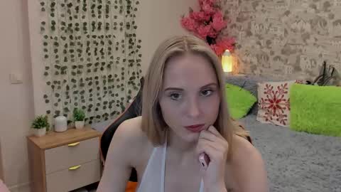 Gina online show from May 8, 2:15 am