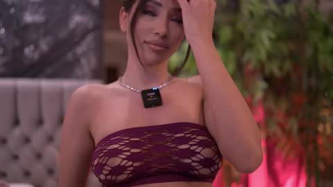 Gina online show from May 14, 8:25 pm