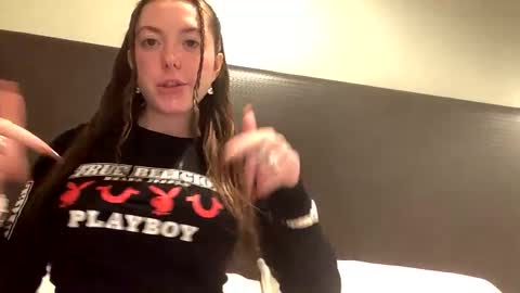 gingerfox777 online show from December 9, 4:23 am