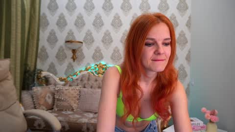 GingerLizzii online show from January 18, 7:17 am