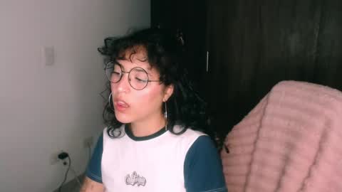 giny_bean online show from May 13, 10:10 am