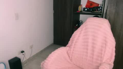 giny_bean online show from May 16, 12:46 am