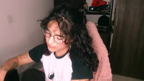 giny_bean online show from May 16, 12:13 am