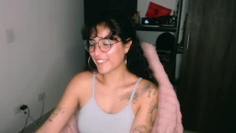 giny_bean online show from May 8, 11:50 pm