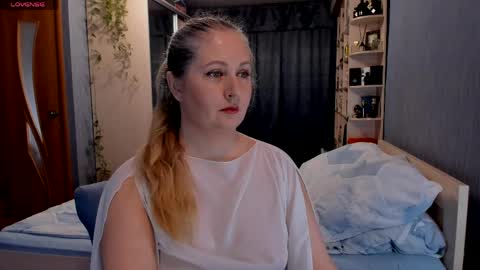  Lana  online show from April 1, 8:39 pm