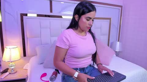 giorgia online show from December 7, 11:51 am