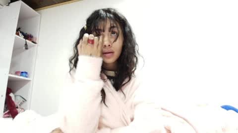 giovanna_oliveria online show from April 17, 6:59 am