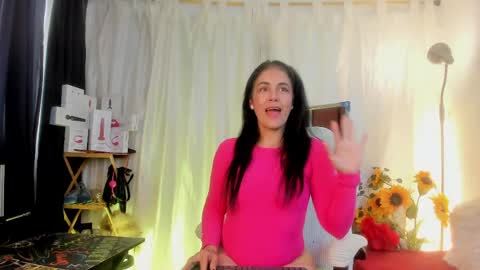 Girasol Walton online show from May 3, 2:20 pm