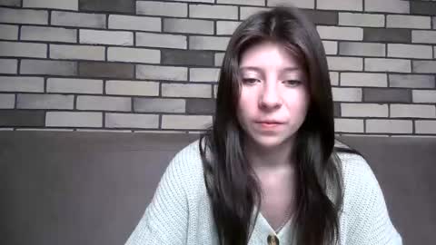girl_cute007 online show from May 25, 10:53 pm