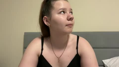 girl_cute07 online show from May 24, 9:14 pm
