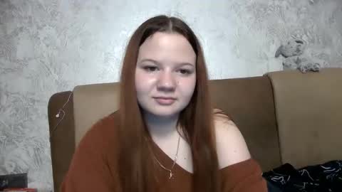 girl_cute07 online show from May 12, 8:37 pm