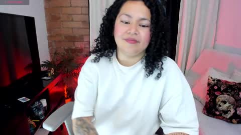 girl_inline online show from April 1, 12:44 am