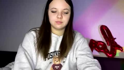 girl_shy07 online show from February 9, 9:17 pm