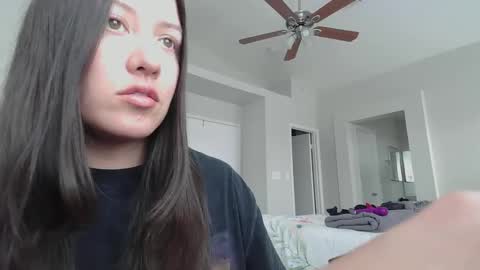 Snapshot of girlnextdoor702 chatting on December 11, 6:31 pm Jasmine online show from December 11, 6:31 pm