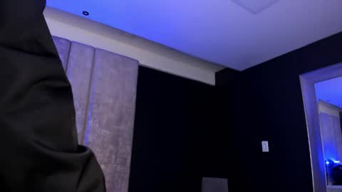     online show from March 20, 11:04 am