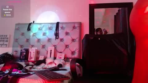 gisell taylor online show from February 15, 5:34 pm