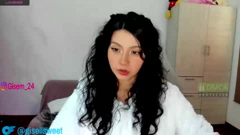 Gisella  online show from January 10, 7:29 pm