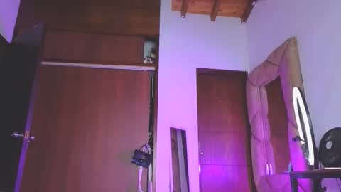 . Gisel Reyes . online show from February 1, 4:22 am