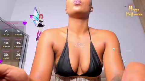 GiuliaCash online show from November 7, 3:39 pm